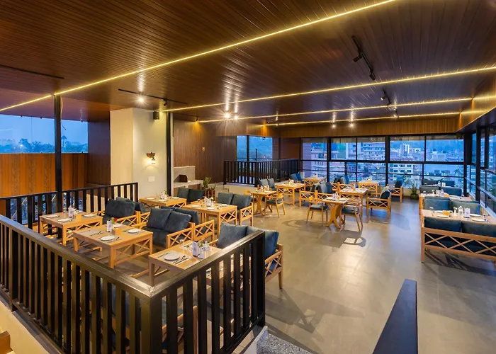 Crystal Pashupati, Near Airport & Pashupatinath ホテル 4*