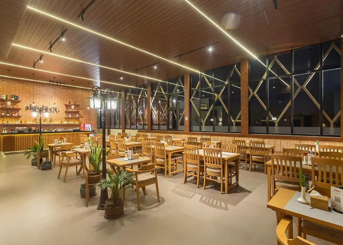 Crystal Pashupati, Near Airport & Pashupatinath 4* カトマンズ