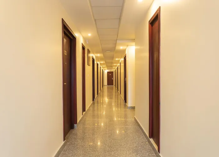 Crystal Pashupati, Near Airport & Pashupatinath ホテル