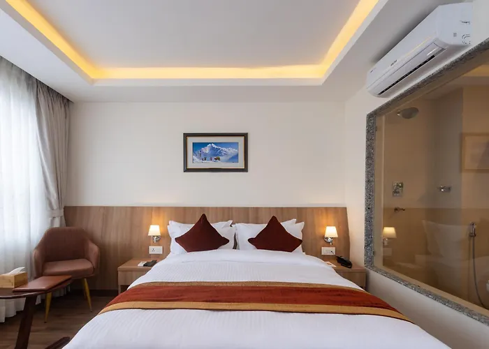 Crystal Pashupati, Near Airport & Pashupatinath ホテル