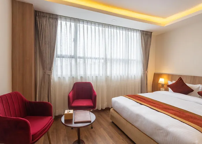 Crystal Pashupati, Near Airport & Pashupatinath ホテル 4*