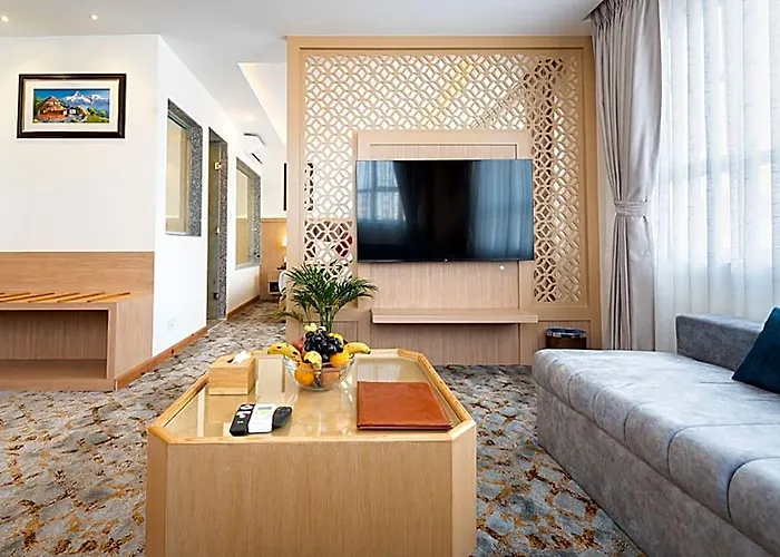 Crystal Pashupati, Near Airport & Pashupatinath ホテル 4*